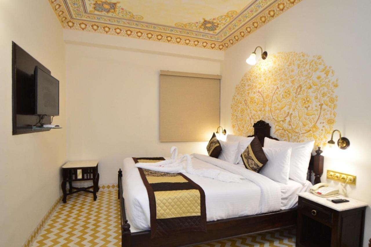 Nirbana Palace - A Heritage Hotel And Spa Jaipur Ngoại thất bức ảnh