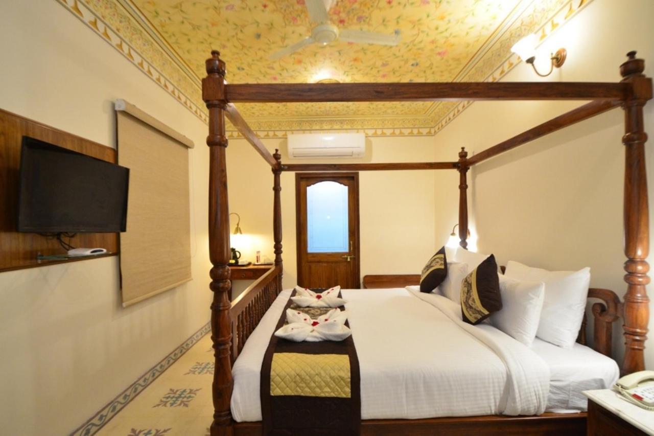 Nirbana Palace - A Heritage Hotel And Spa Jaipur Ngoại thất bức ảnh