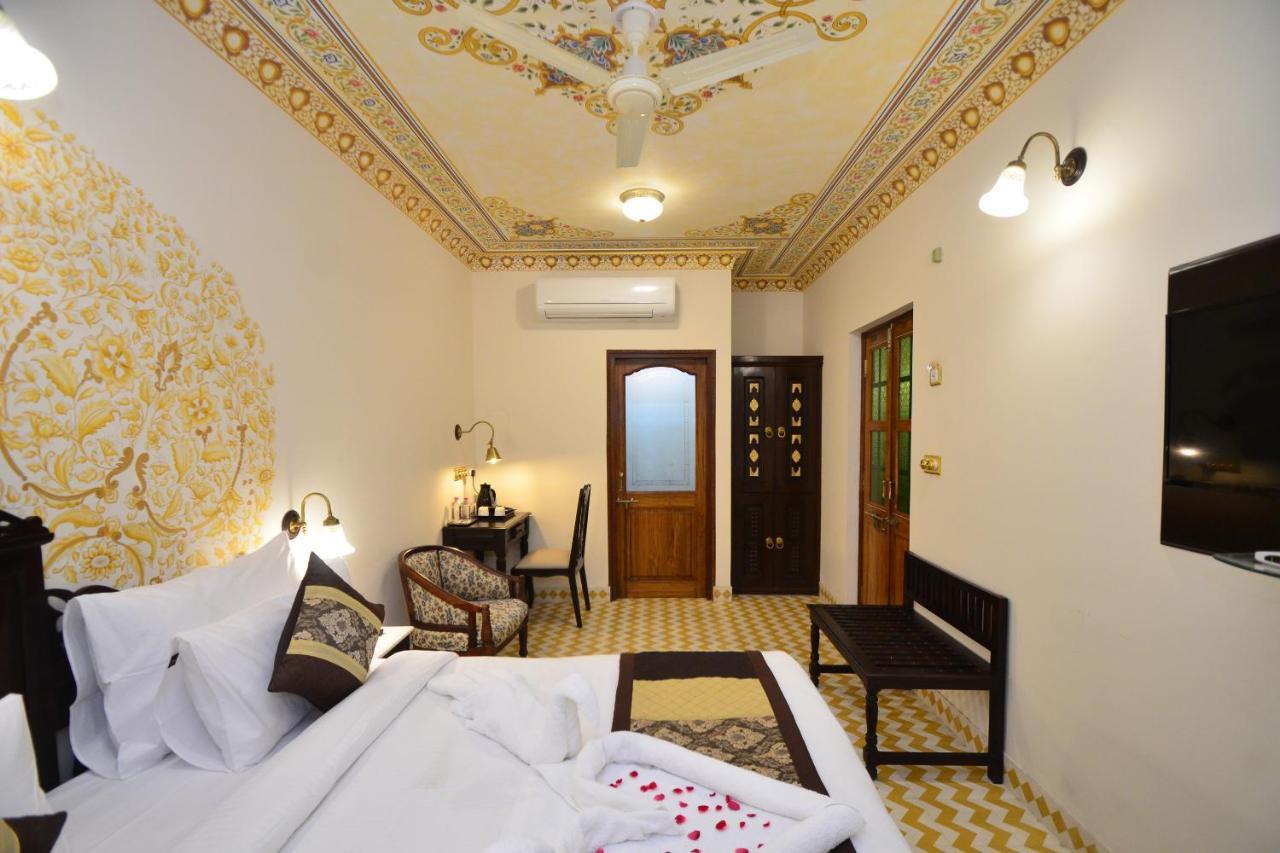 Nirbana Palace - A Heritage Hotel And Spa Jaipur Ngoại thất bức ảnh