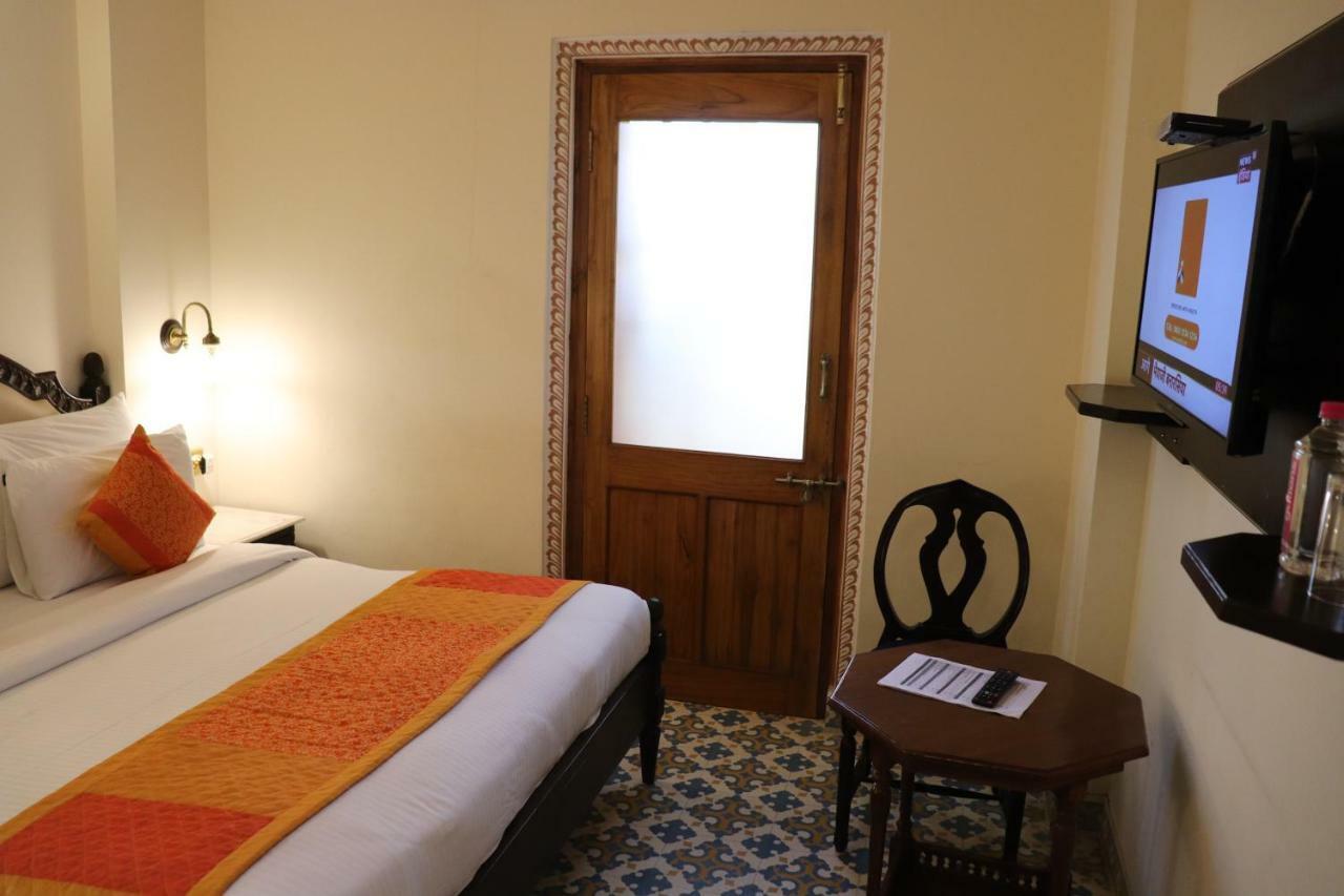 Nirbana Palace - A Heritage Hotel And Spa Jaipur Ngoại thất bức ảnh