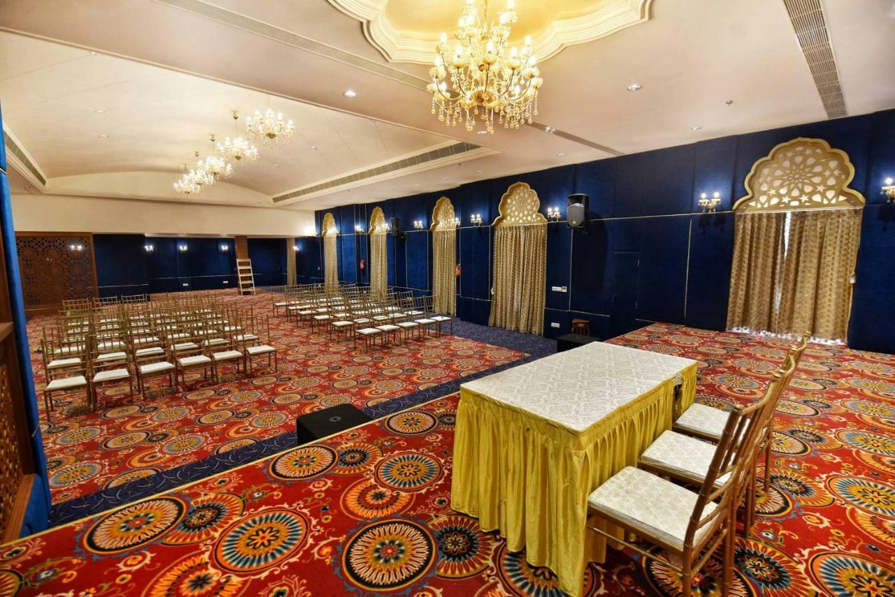 Nirbana Palace - A Heritage Hotel And Spa Jaipur Ngoại thất bức ảnh