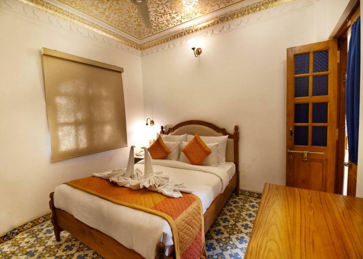 Nirbana Palace - A Heritage Hotel And Spa Jaipur Ngoại thất bức ảnh
