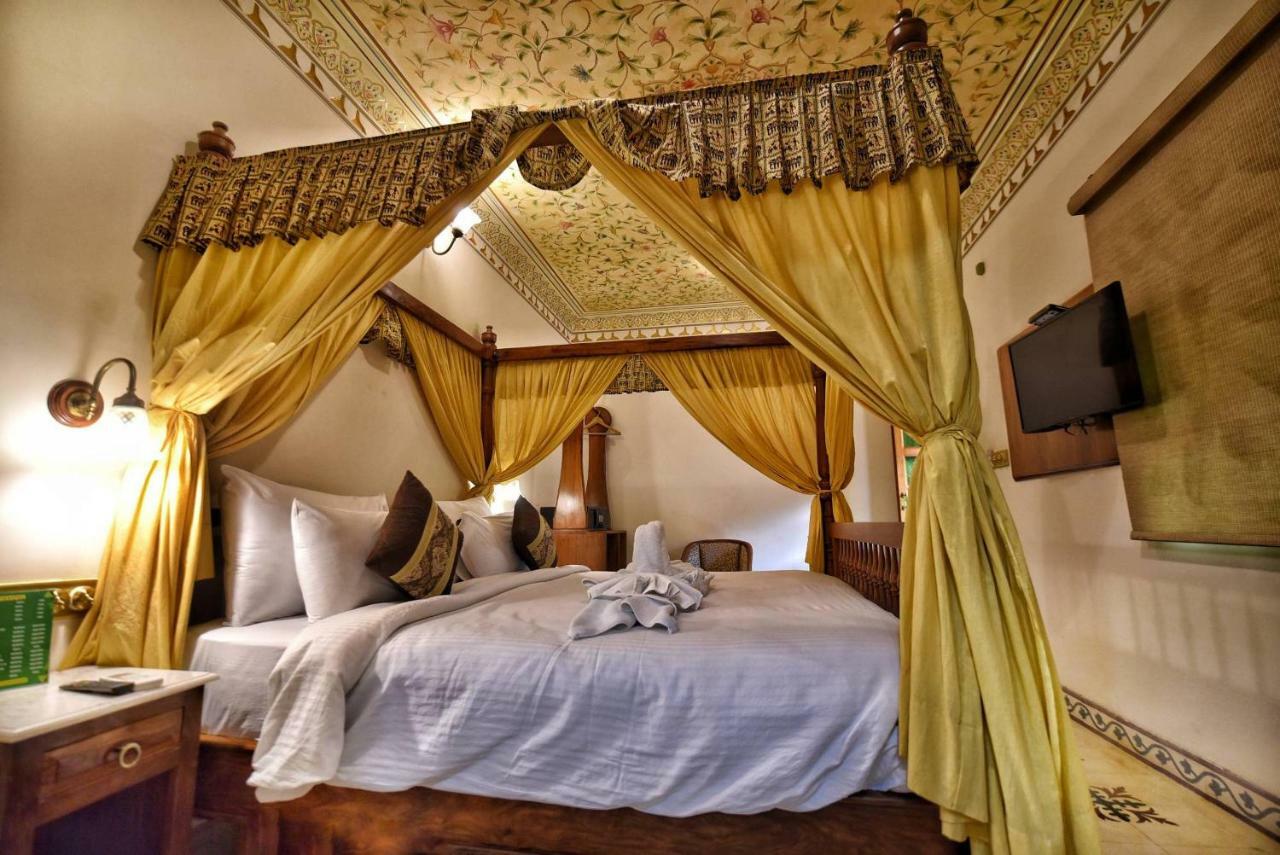 Nirbana Palace - A Heritage Hotel And Spa Jaipur Ngoại thất bức ảnh