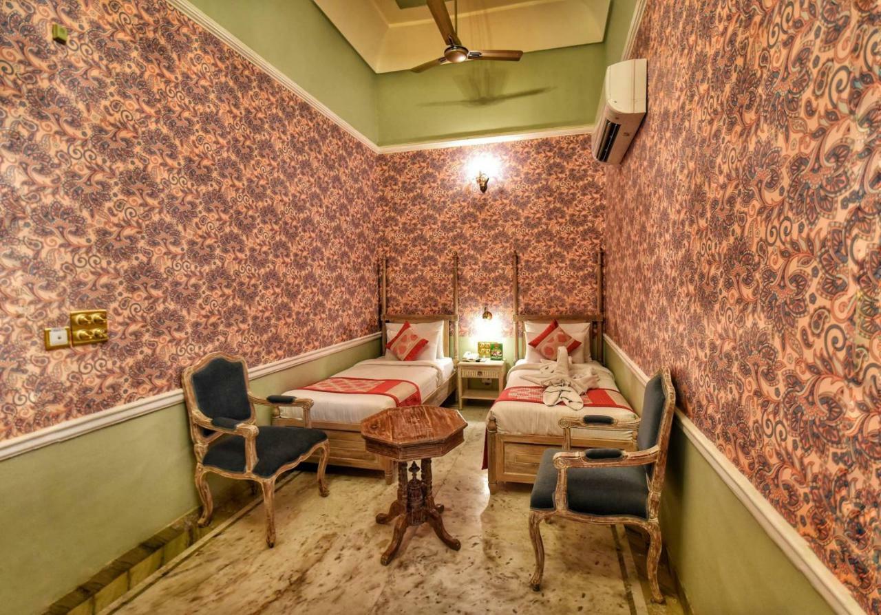 Nirbana Palace - A Heritage Hotel And Spa Jaipur Ngoại thất bức ảnh