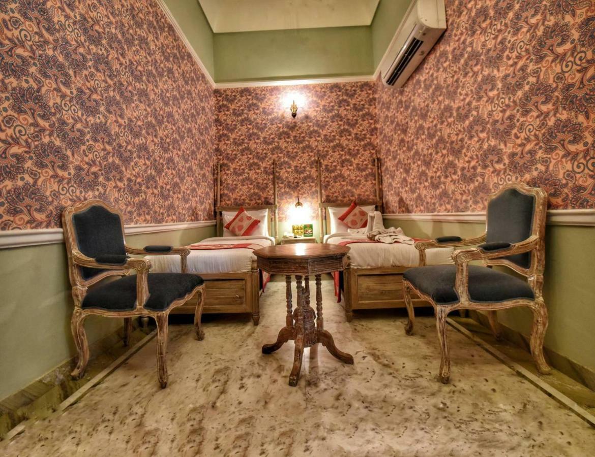 Nirbana Palace - A Heritage Hotel And Spa Jaipur Ngoại thất bức ảnh